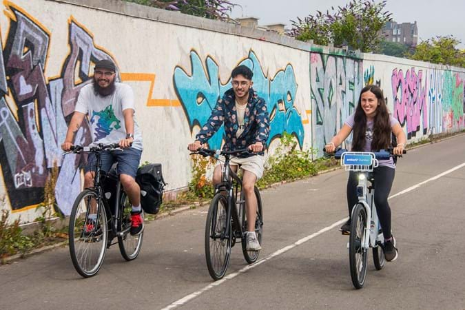 students cycling dundee cycle path