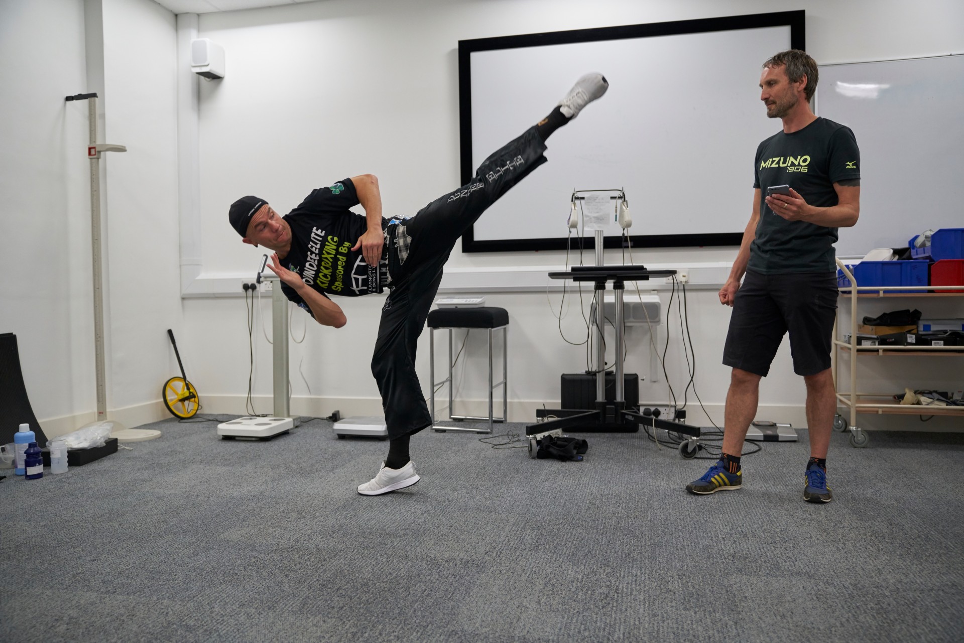 Abertay sport scientists guide veteran kickboxer to title success