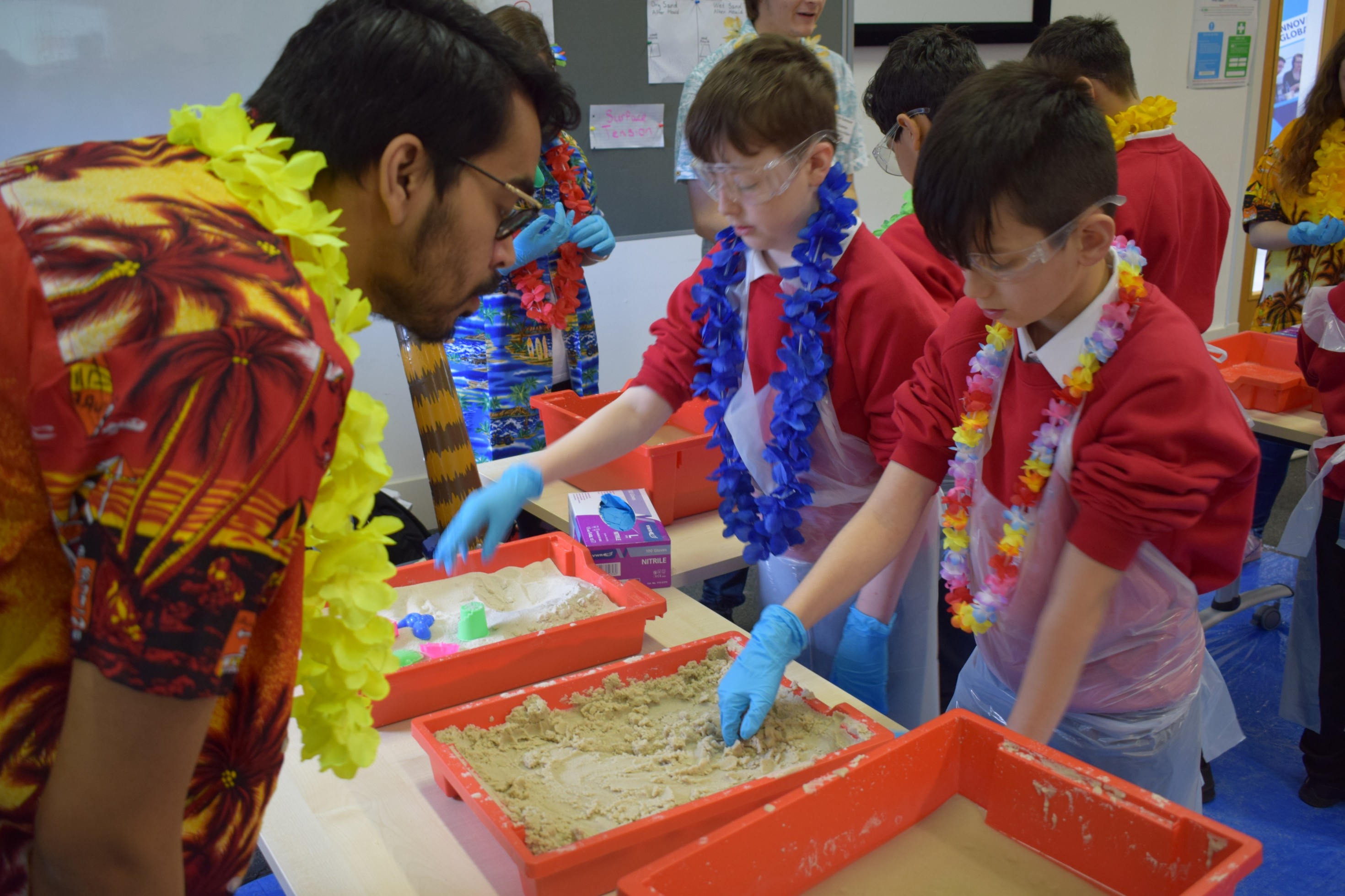 Hundreds of Dundee primary pupils take part in science event