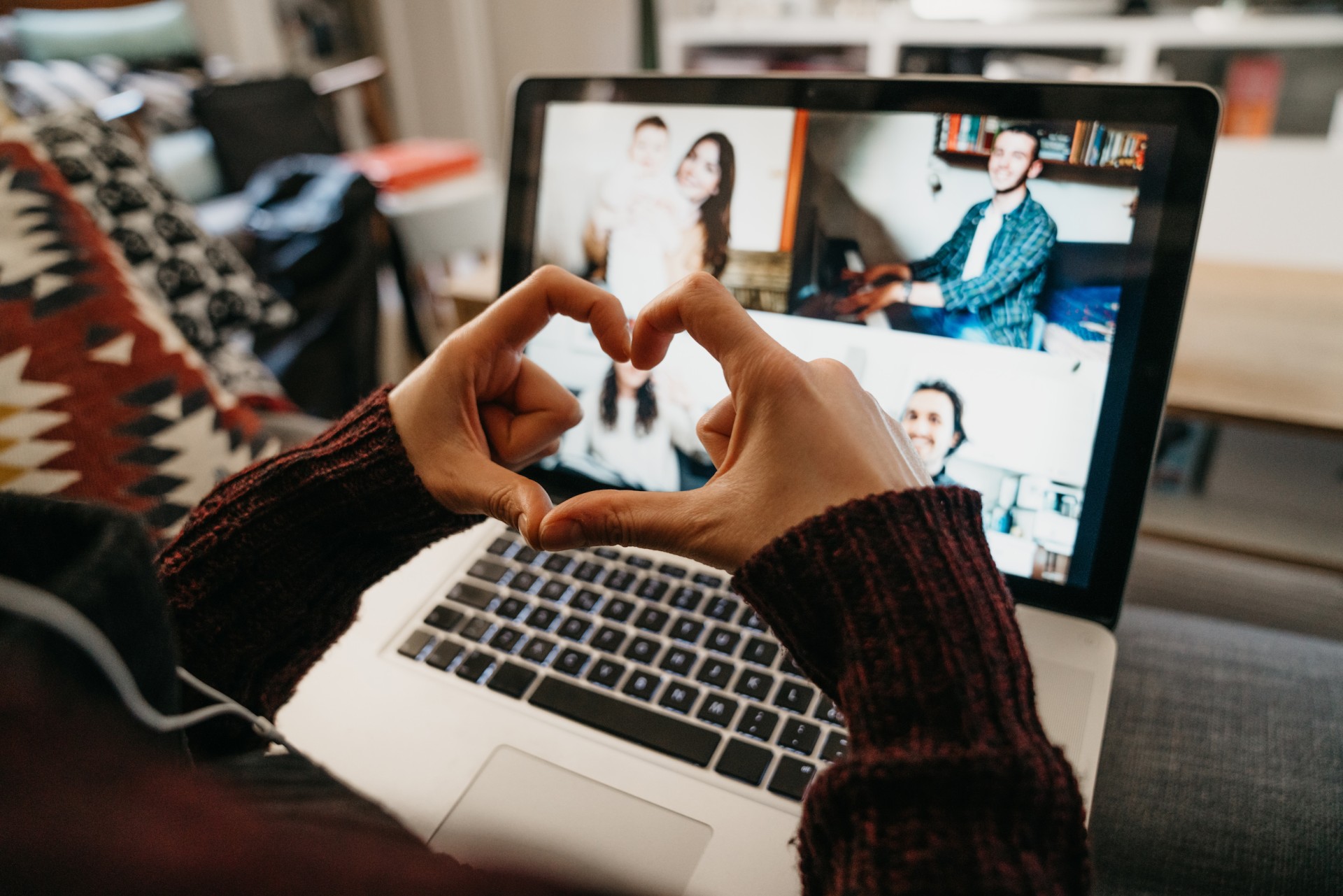 Project to explore using VR, apps and videogames to tackle loneliness