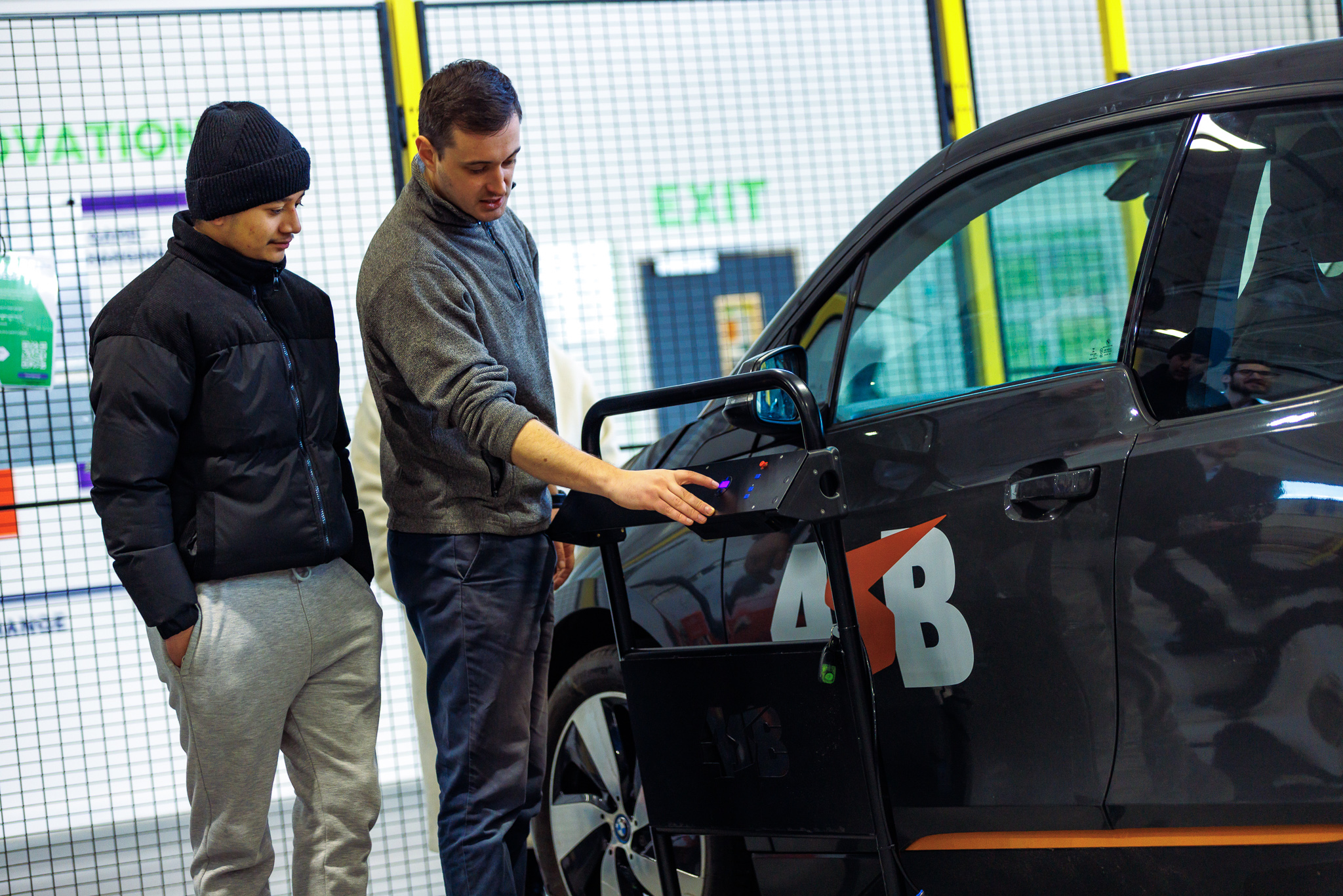 Field trip offers first-year students real-world insights into modern business practices