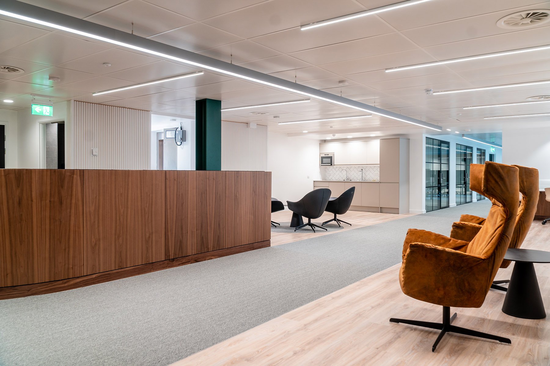 cyberQuarter - desks and chairs in an open plan setting #3