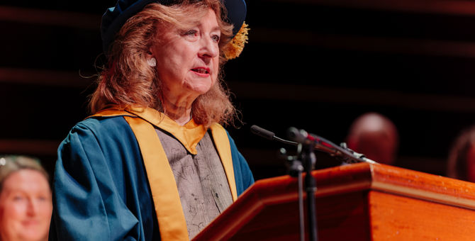 Dr Isabel Bruce